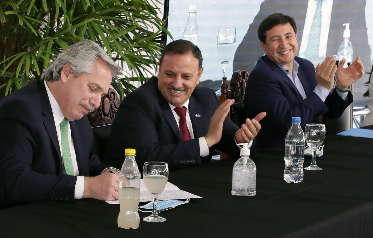«Son medidas que hemos tomado con iniciativa propia, sin consultar al gobierno nacional», reconoció Quintela