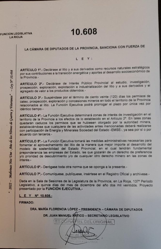 Quintela promulgó la ley que declara al litio recurso estratégico de La ...
