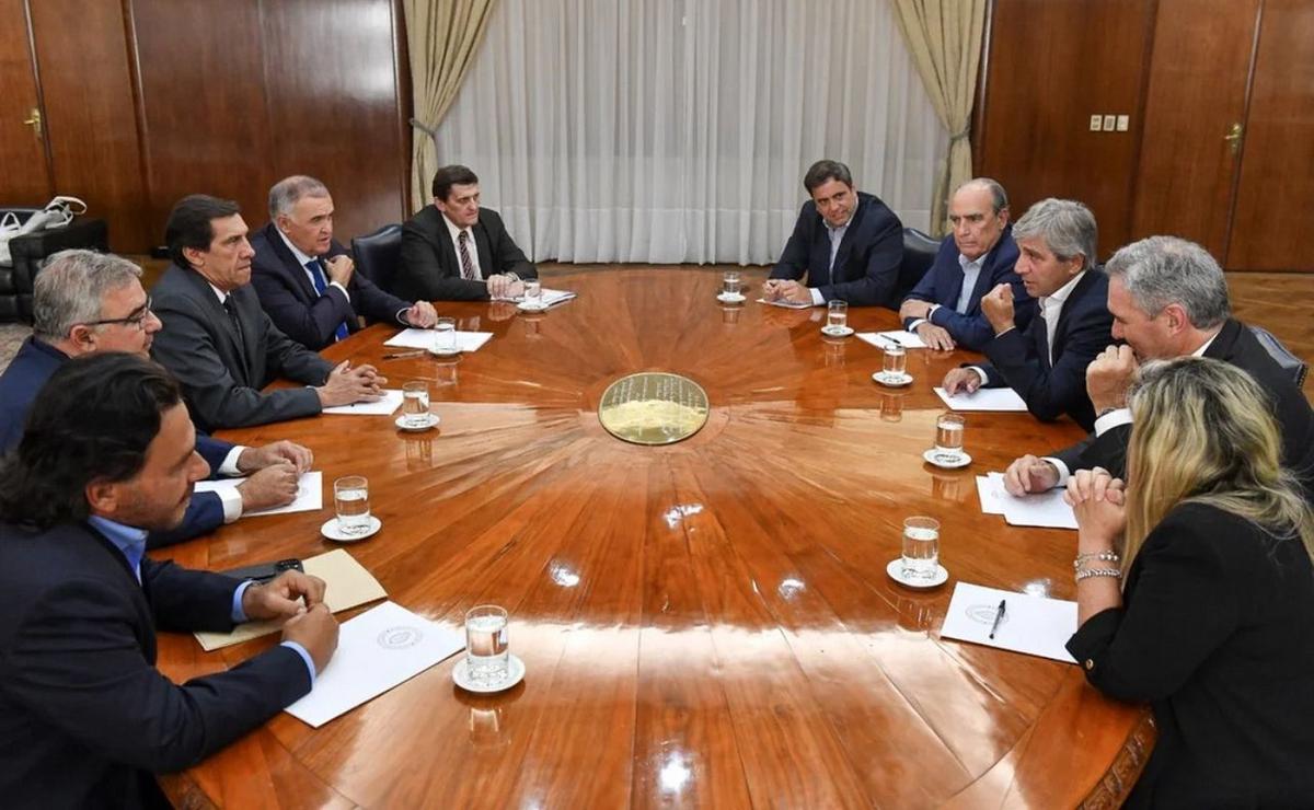 Gobernadores se reúnen con Caputo y Francos para agilizar obras ...