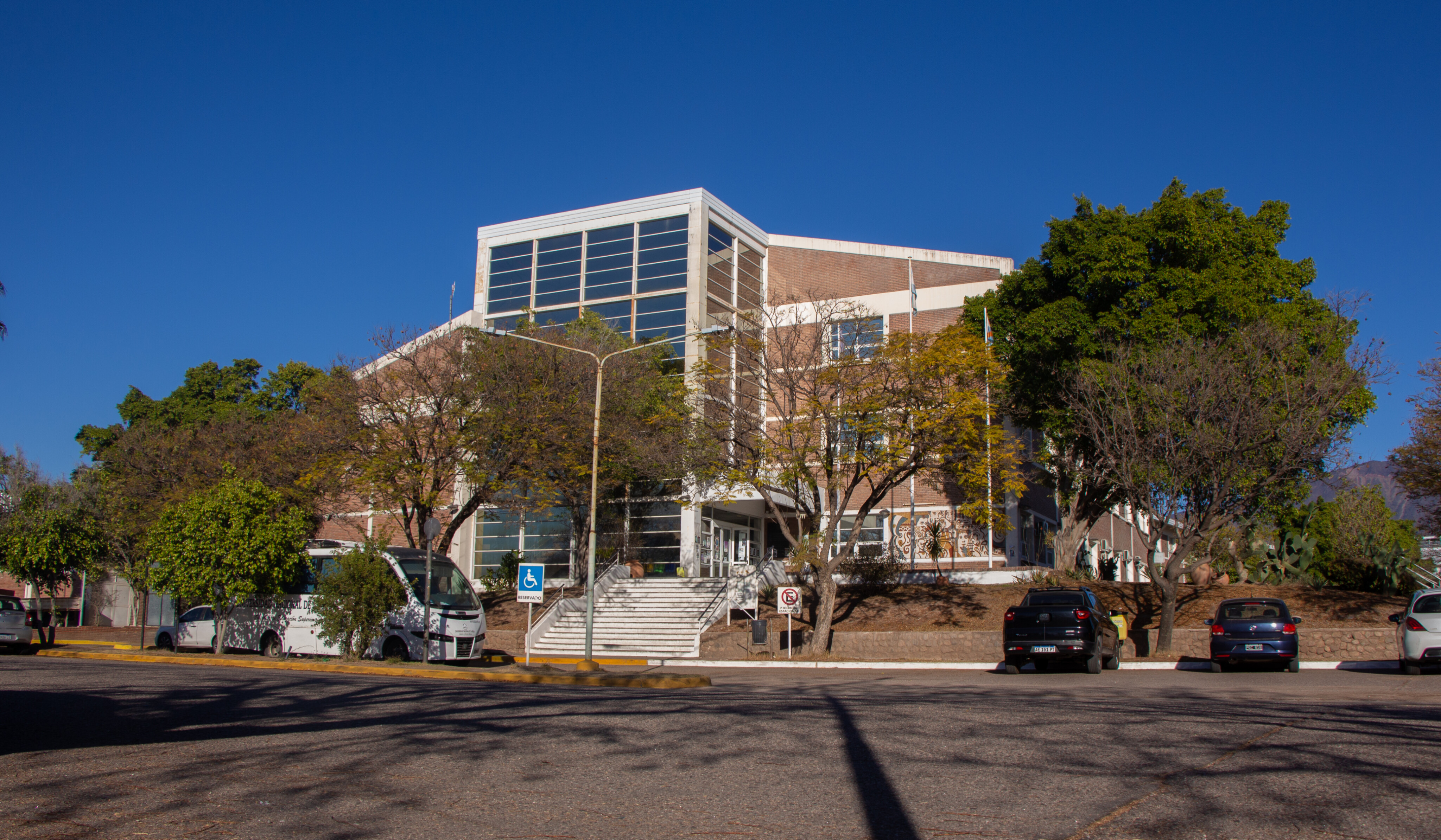 Radiografía de la educación en La Rioja: solo 14 de cada 100 ingresantes se gradúa en la universidad