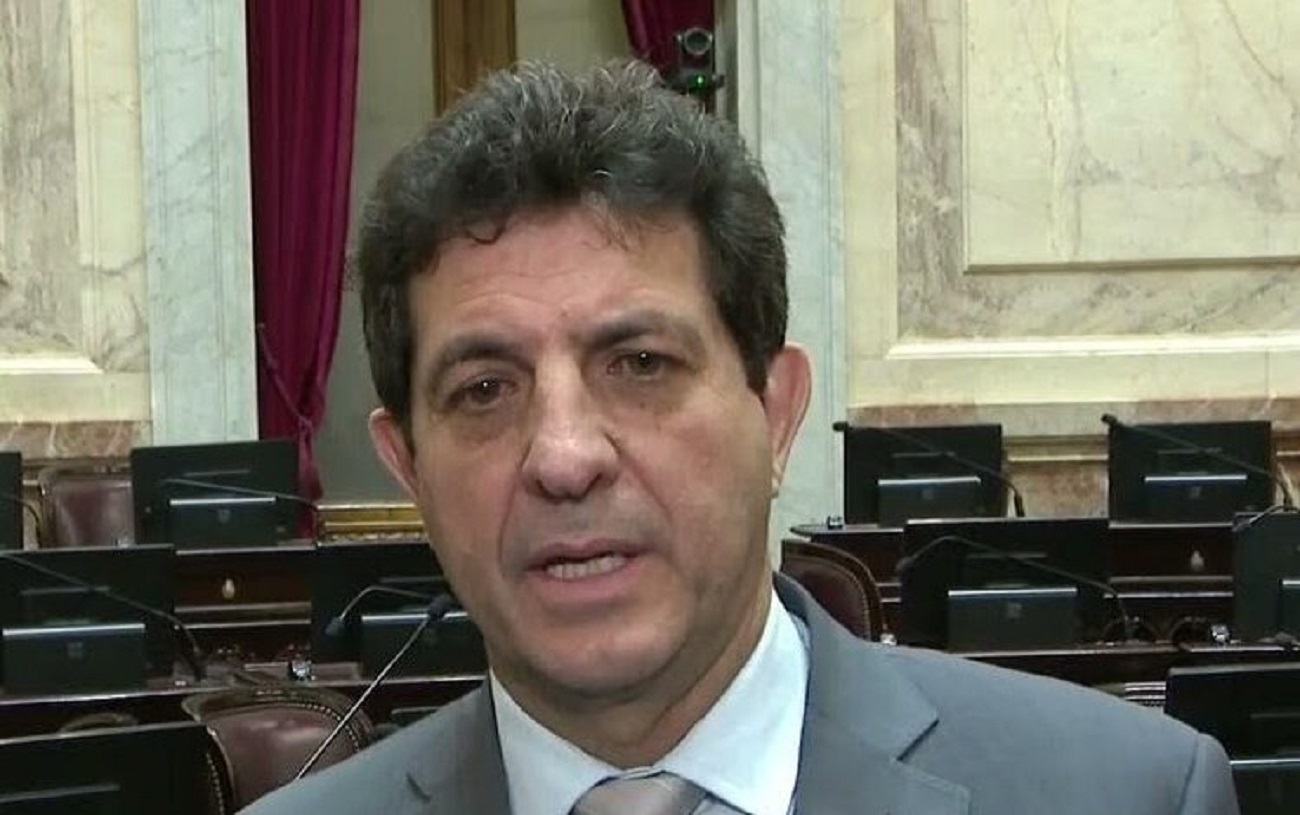 Escándalo en el Senado: Fernando Rejal tiró abajo el durlock y se quedó con el histórico despacho que le correspondía a Claudia López