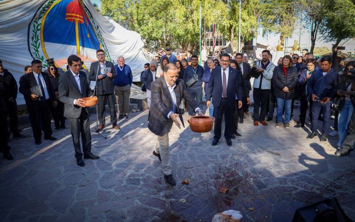 Quintela reveló los detalles de su cruce con Milei: «Intercambiamos palabras un poco fuertes, se molestó, se levantó y se fue»