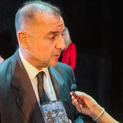 Galván presentó un amparo federal contra el cobro adicional en las boletas de servicios: denuncia que la deuda en Edelar supera los 50 mil millones y representa el 15% del total facturado