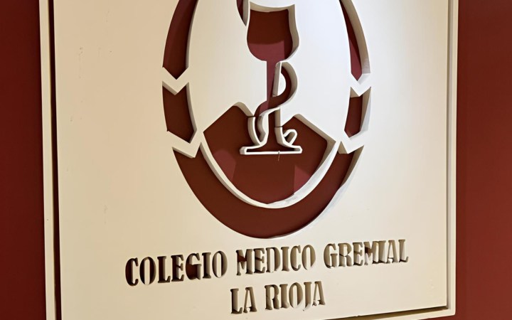 Crisis en la salud riojana: prestadores denuncian deudas de la obra social provincial y advierten por la continuidad del servicio