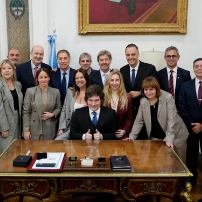 Punto por punto, lo que el informe de Adorni dice sobre La Rioja: del default de los ATN a la línea eléctrica que financia la minera Vicuña