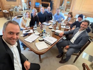 La reforma electoral como arma: cómo el Gobierno negocia con gobernadores mientras aísla a Quintela