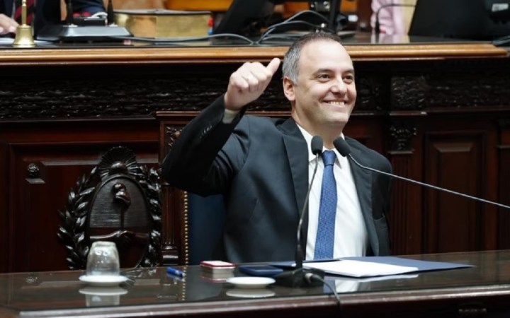 Comedores escolares: el informe de Adorni revela que La Rioja perdió 14 escuelas con asistencia nacional, aunque sostuvo la cobertura de estudiantes