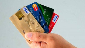El consumo no arranca: el crédito en pesos volvió a caer en mayo y acumula siete meses consecutivos en baja