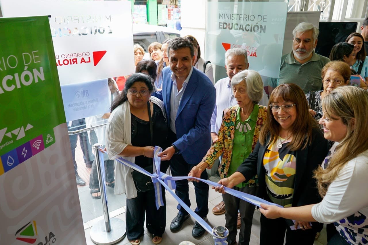 Pautas claras en las escuelas: Ariel Martínez confirmó la suspensión total de celulares en inicial y primaria, y espacios sin pantallas en el secundario
