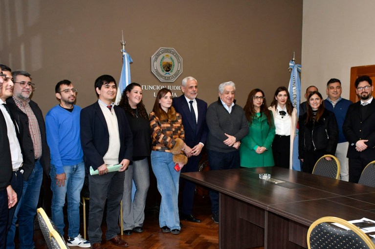 El Tribunal Superior de Justicia habilitó un beneficio horario para empleados con hijos y reabrió el debate sobre los regímenes laborales en el Estado