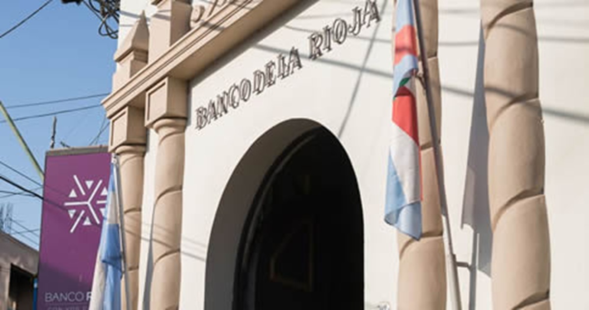 Fachada del Banco Rioja en la ciudad de La Rioja