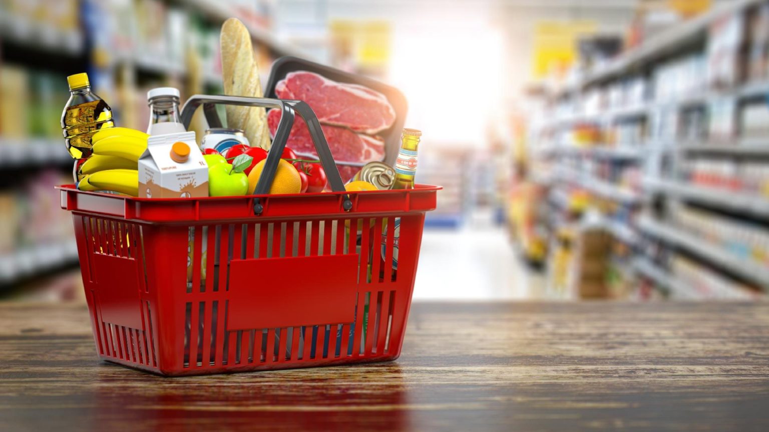 Canasta con alimentos en un supermercado