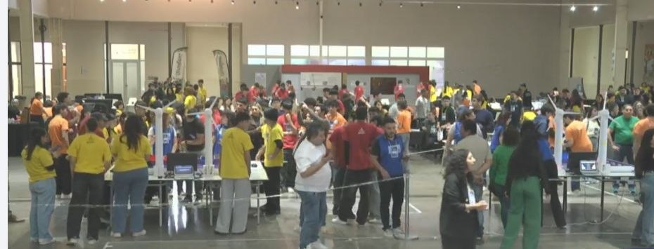 Treinta equipos riojanos compiten por dos lugares en la final nacional de robótica