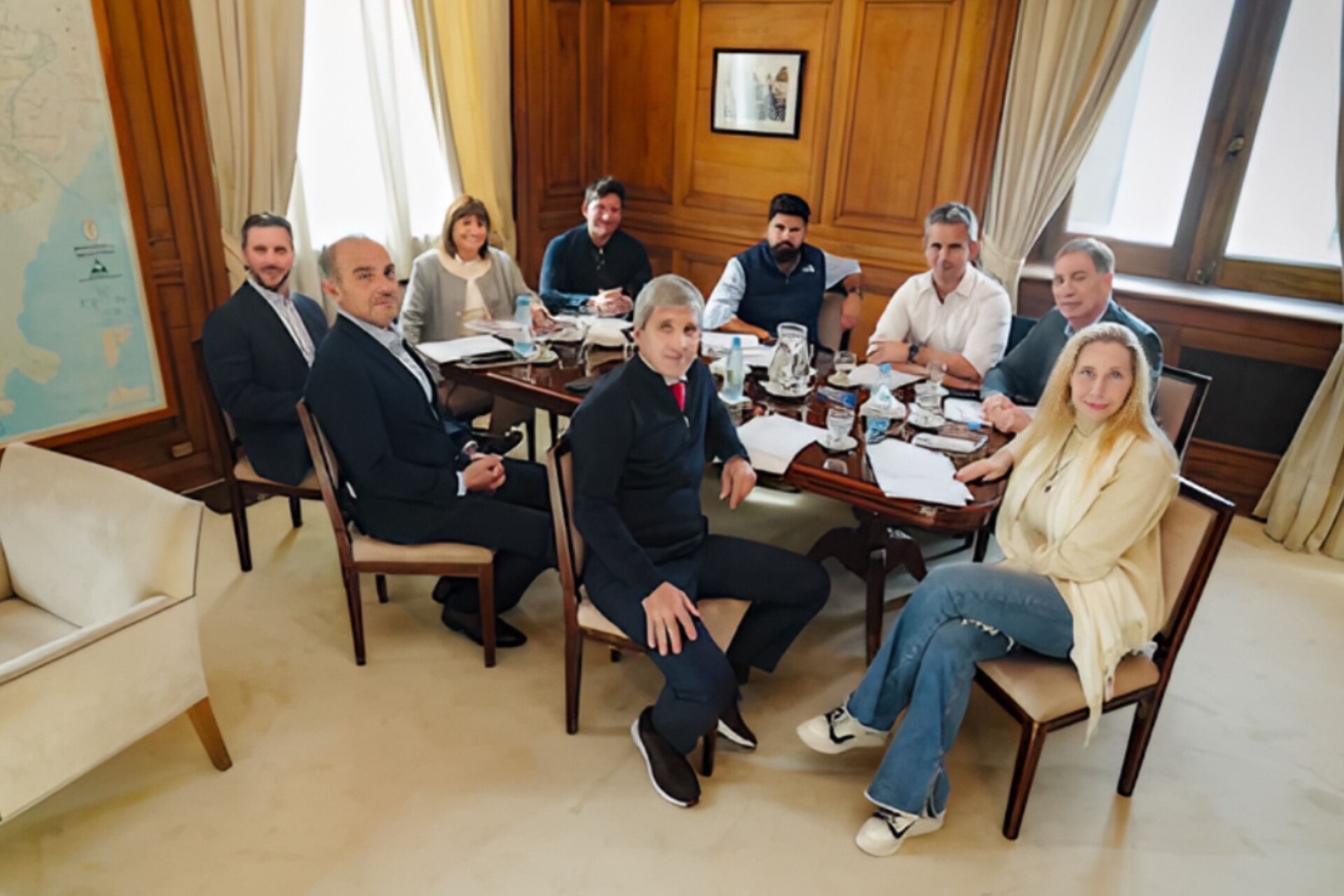 Menem queda en el centro de la estrategia de Milei ante la presión de los gobernadores