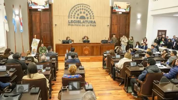 Recinto de la Legislatura de La Rioja durante una sesión vinculada con la reforma judicial