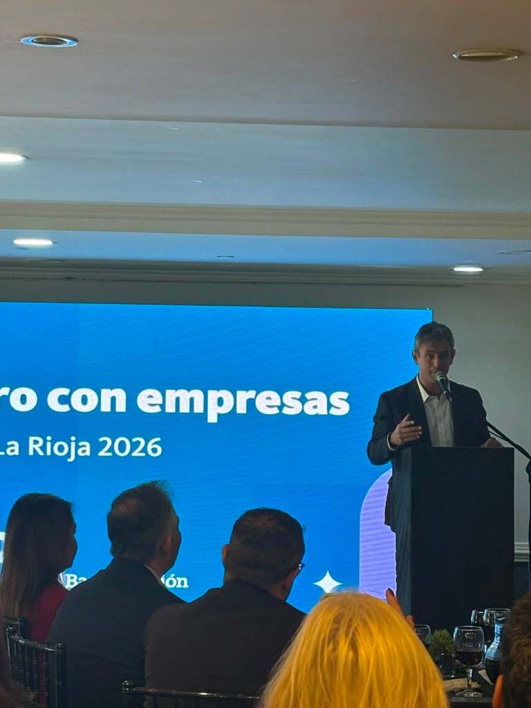 Martín Menem expone durante el encuentro del Banco Nación con empresas de La Rioja