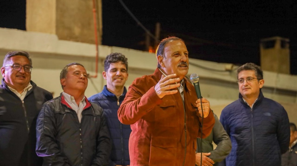 Quintela inauguró el Polideportivo Manuel Vicente Luna en Vichigasta y defendió el rol del Estado