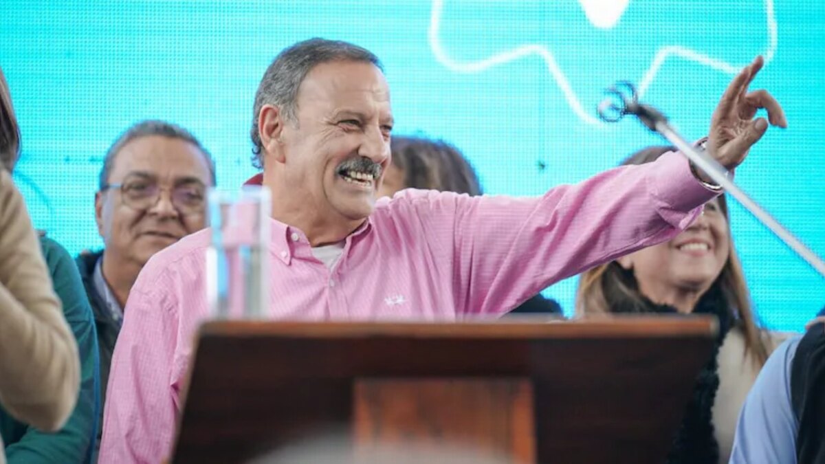 Ricardo Quintela durante un acto partidario en La Rioja