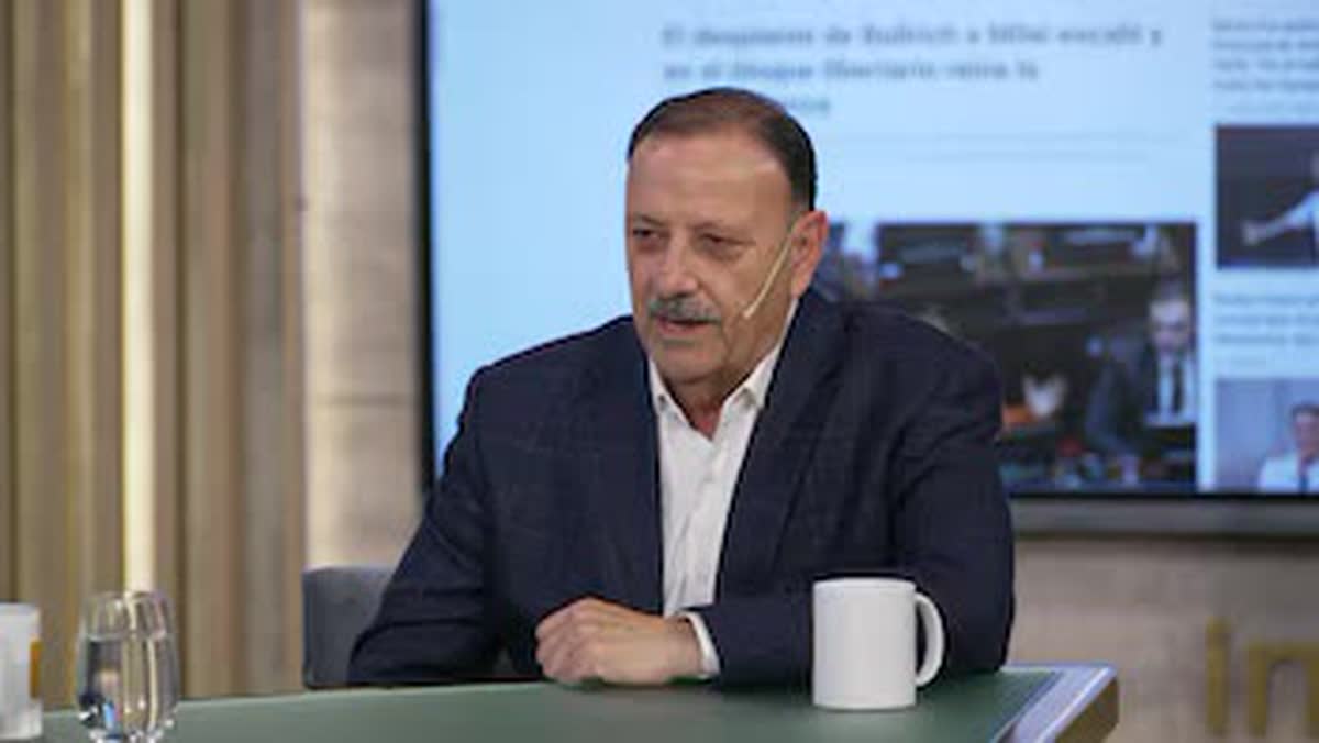 Ricardo Quintela durante una exposición sobre la situación de La Rioja