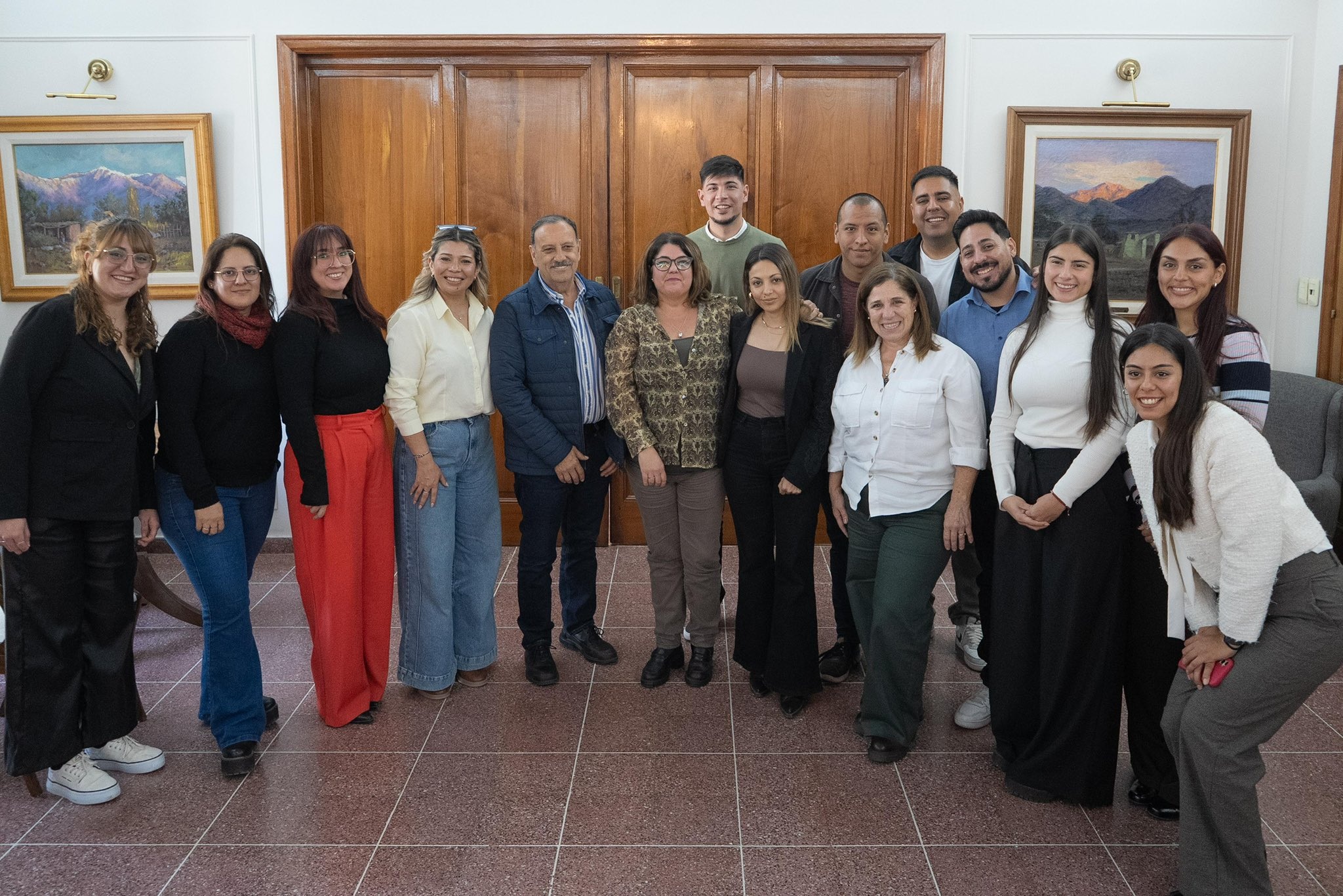 Quintela anunció un plan para refinanciar las deudas de empleados públicos y acelerar la renta básica en La Rioja