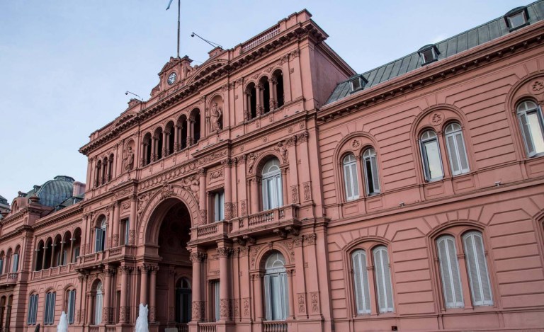 El Gobierno promulgó dos tratados internacionales y rechazó recursos por despidos en Capital Humano