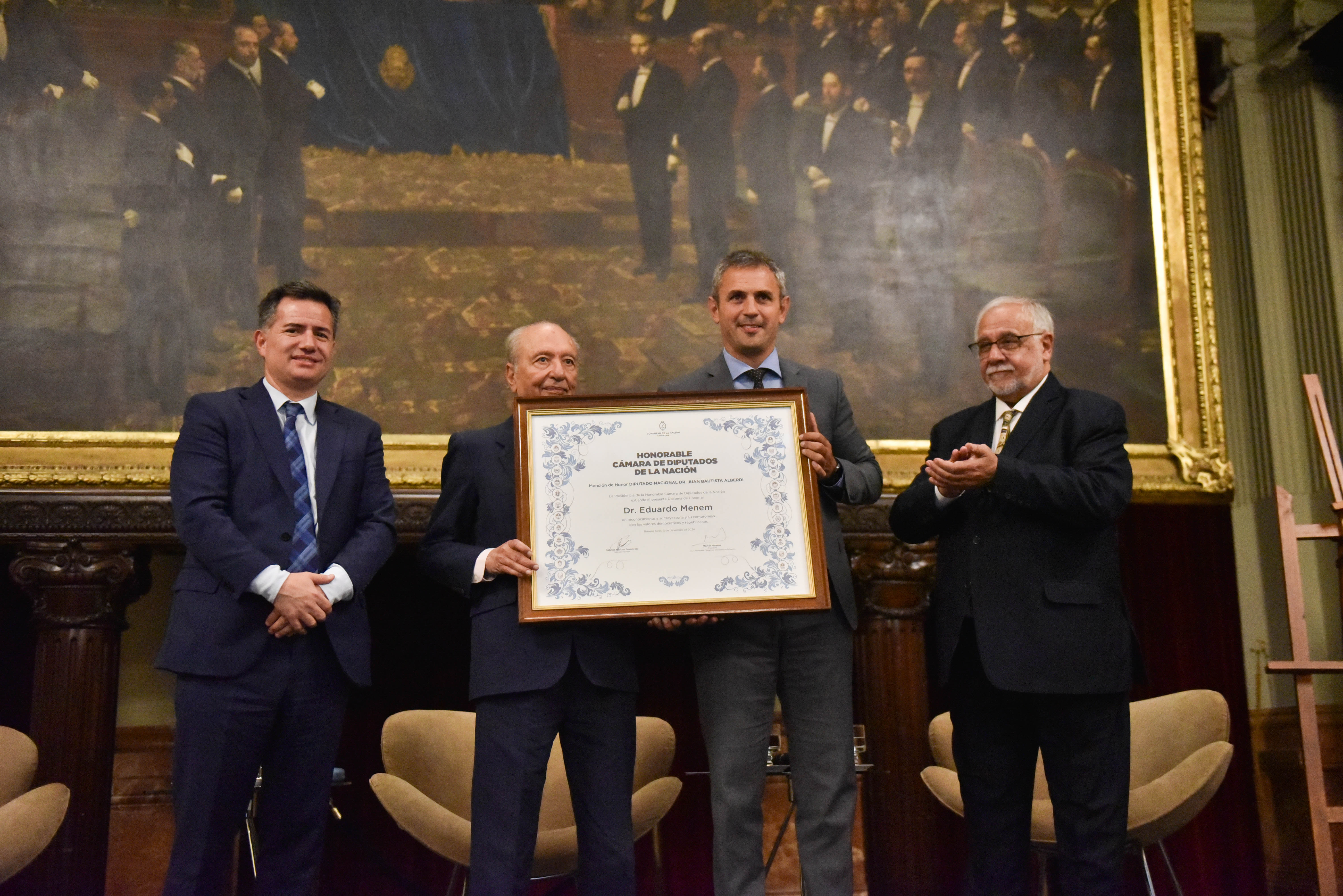 Gabriel Bornoroni, Eduardo Menem, Martín Menem y Juan Carlos Pagotto durante un homenaje en la Cámara de Diputados