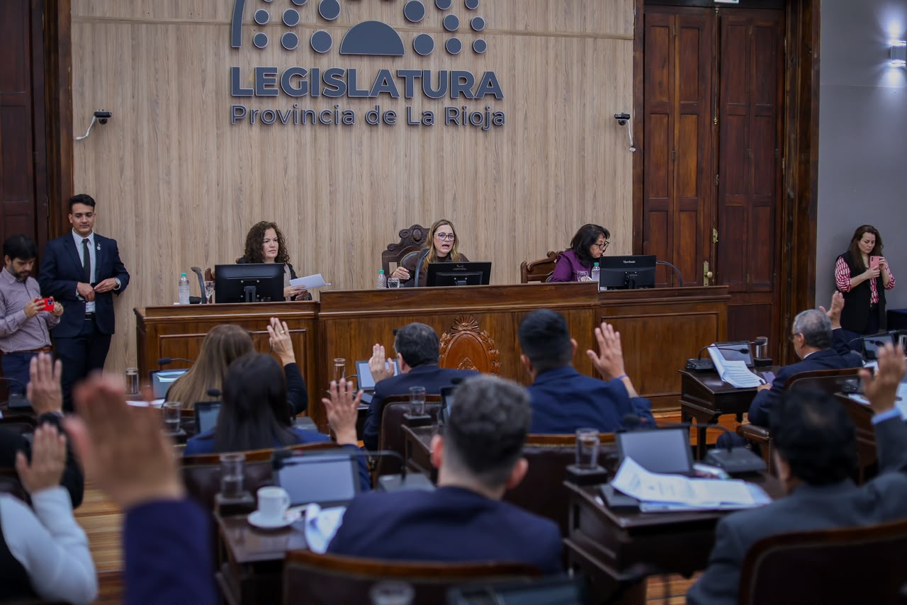 La UNLaR enviará a 18 estudiantes de Abogacía y Ciencia Política a realizar prácticas en la Legislatura