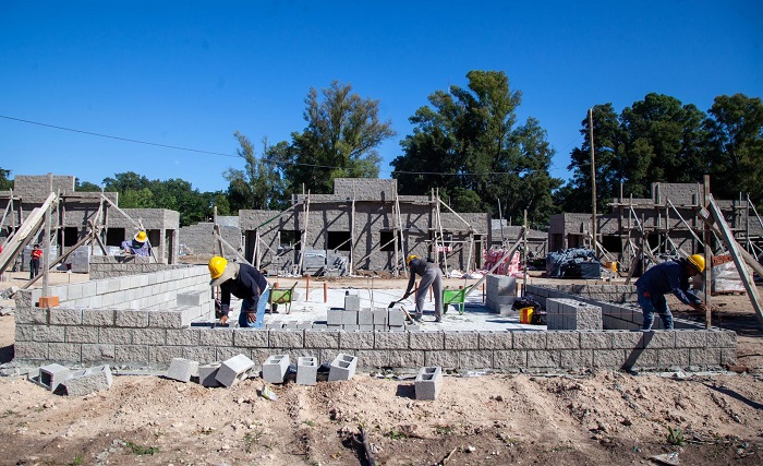 Construcción de viviendas en Ezeiza. Archivo de la Provincia de Buenos Aires, noviembre de 2024.