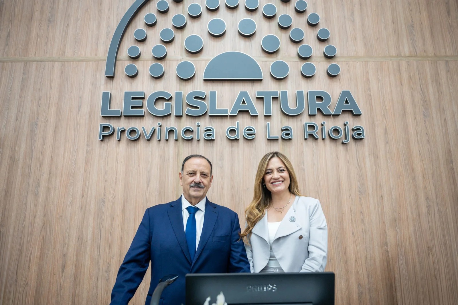 Teresita Madera y Carlos Silva Neder en la Legislatura de La Rioja durante el Parlamento del Norte Grande.