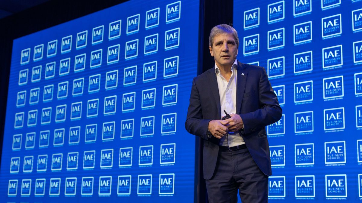 Caputo rechazó cambiar el rumbo económico para ganar elecciones
