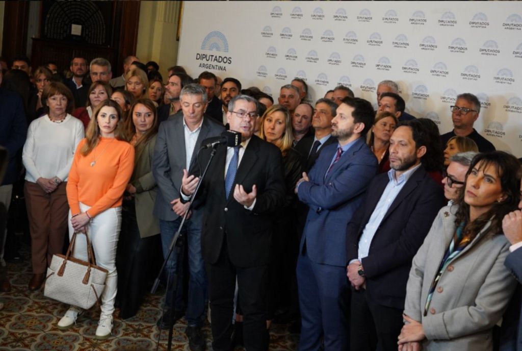 Herrera cruzó a Milei por las deudas: 92,3% de los hogares está endeudado