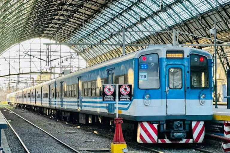 El Gobierno extendió la concesión de Ferrosur Roca mientras define un nuevo esquema privado