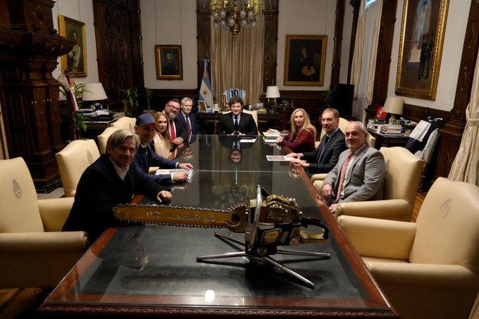 Reunión de Javier Milei con directivos de Tesla en Casa Rosada.