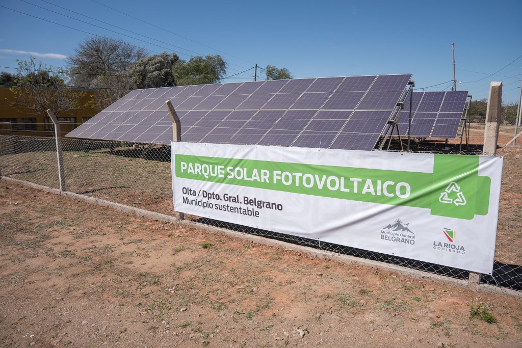Olta inauguró un parque solar de 30 kW para abastecer parte del alumbrado público