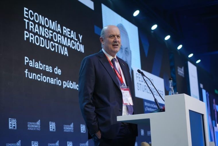 Federico Sturzenegger durante una exposición en Expo EFI. Imagen de archivo.