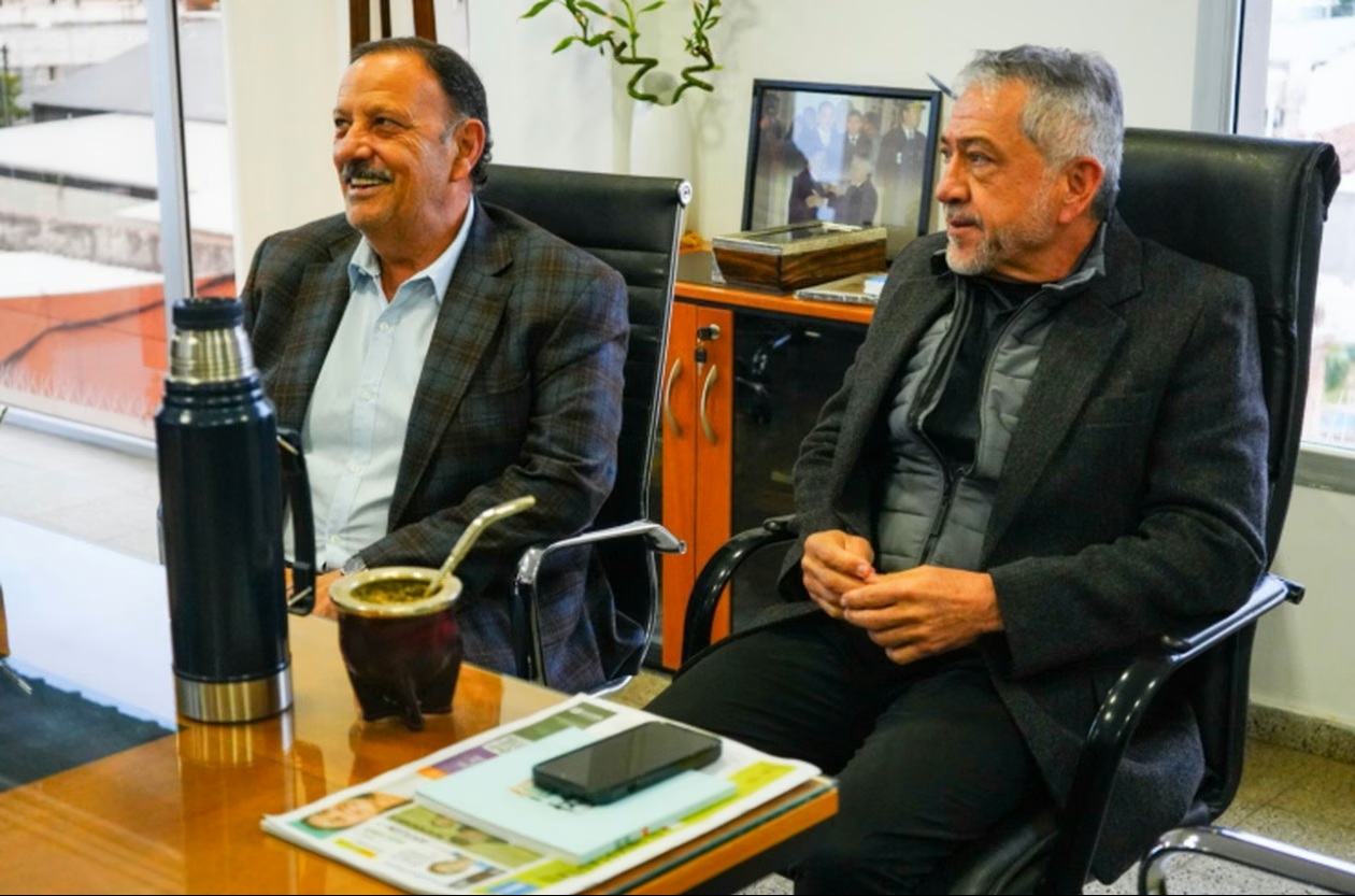 Para evitar la fractura total, Armando Molina intercedió ante Fernando Rejal y busca calmar el volcán político de Chilecito