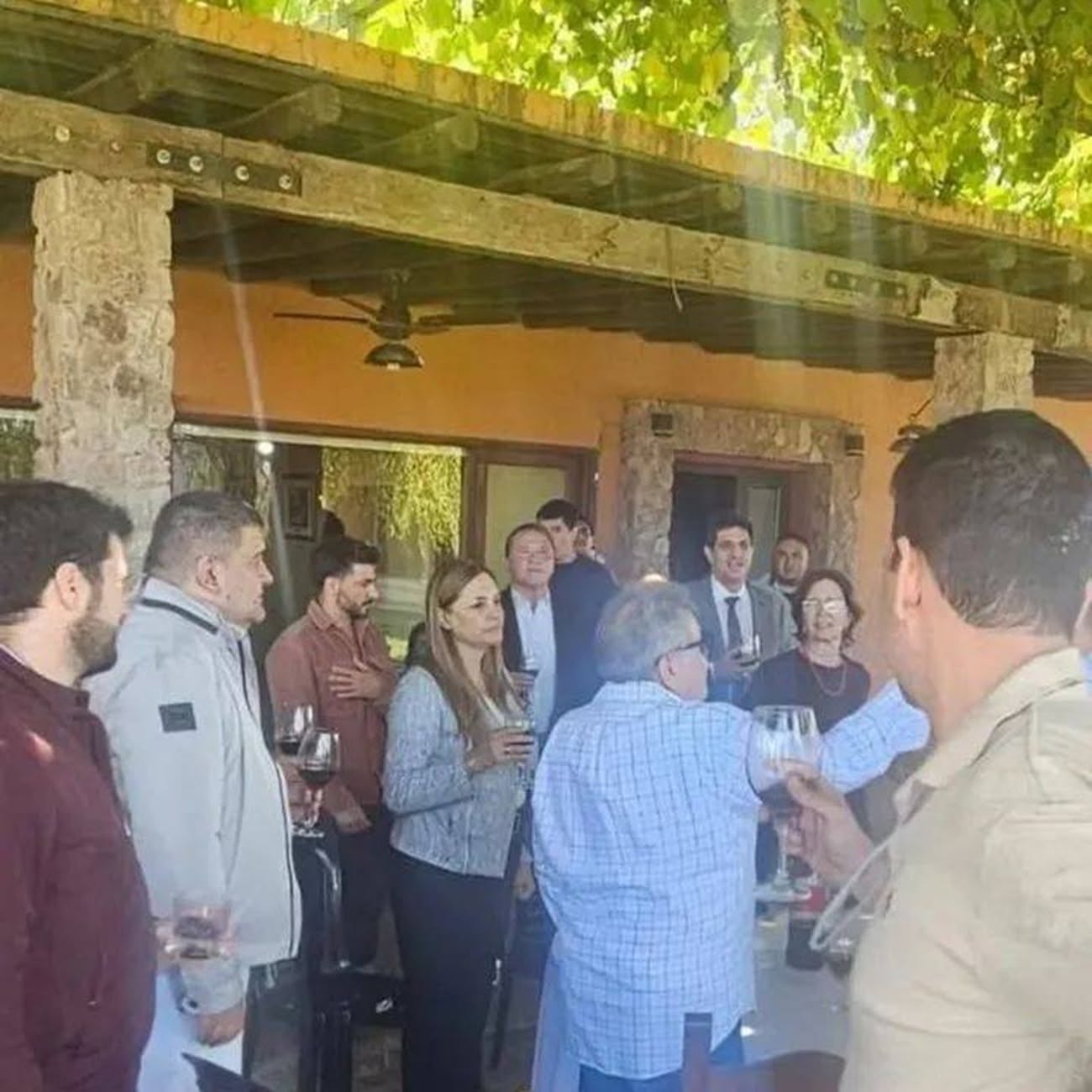 Beder Herrera se frota las manos: midió 23 puntos, reactivó su búnker en La Seis y reunió a empresarios mineros