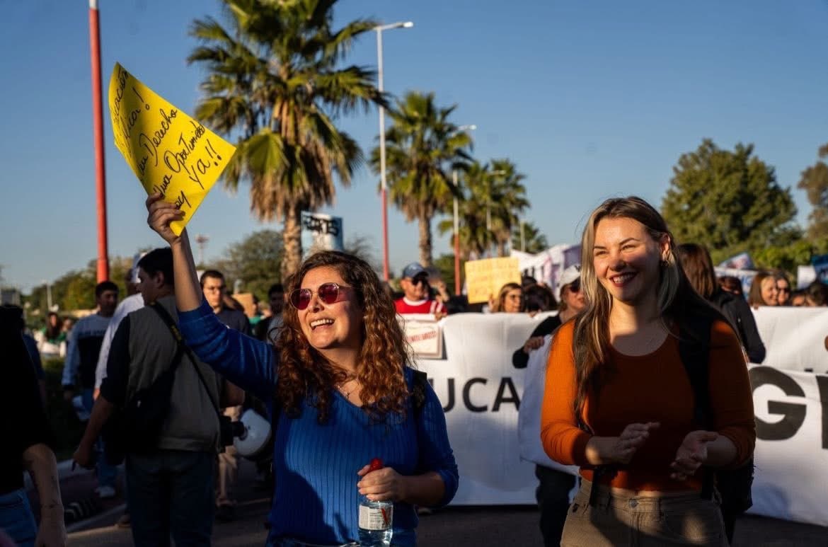 Marcha universitaria en La Rioja: Molina, Santangelo y Rejal convocaron a la unidad política y ataron el reclamo a la derogación del DNU 70