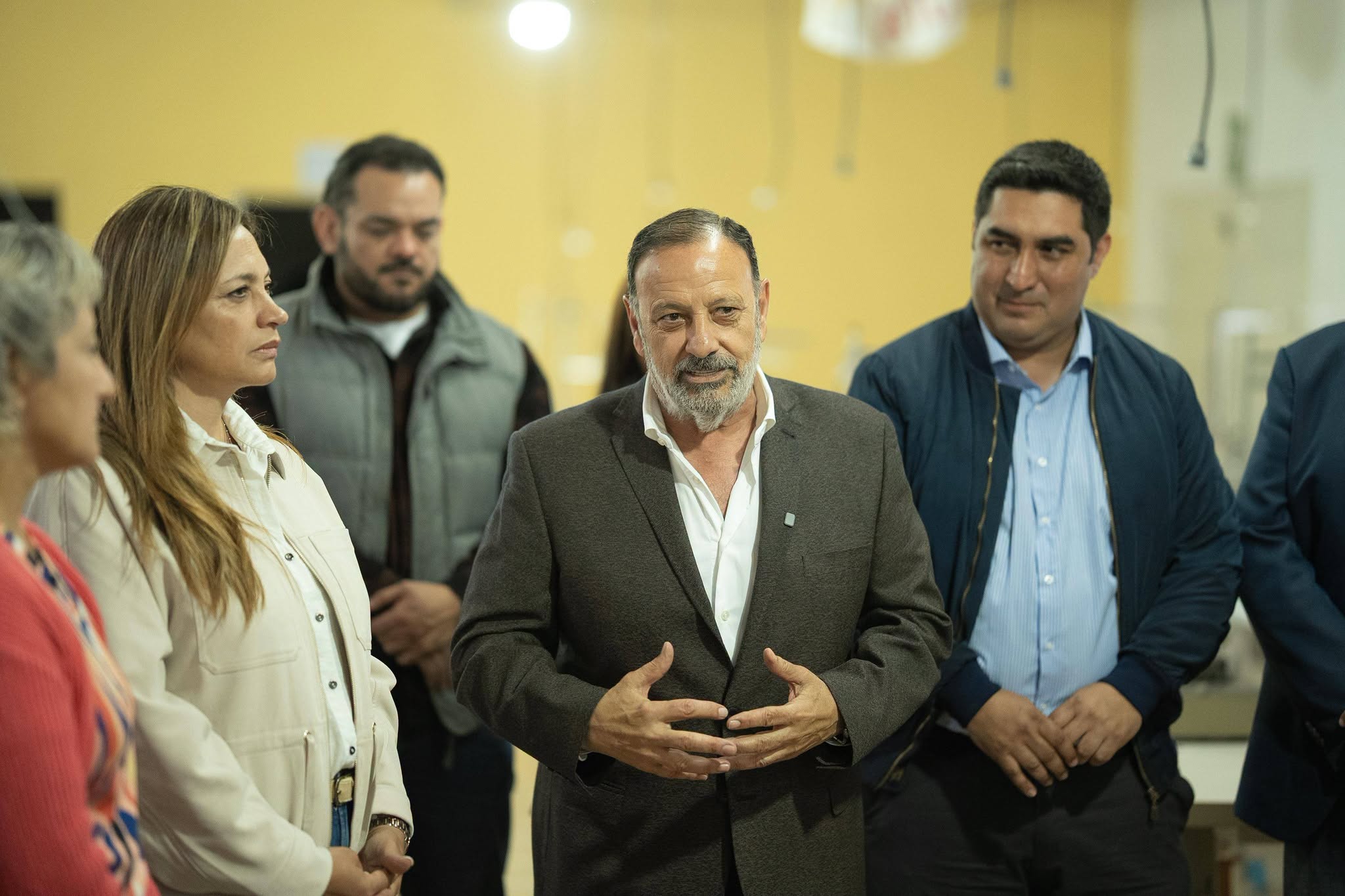 «Milei está en picada para entregar el poder»: Quintela diseña un plan si caen las PASO y rechaza acuerdos de cúpula